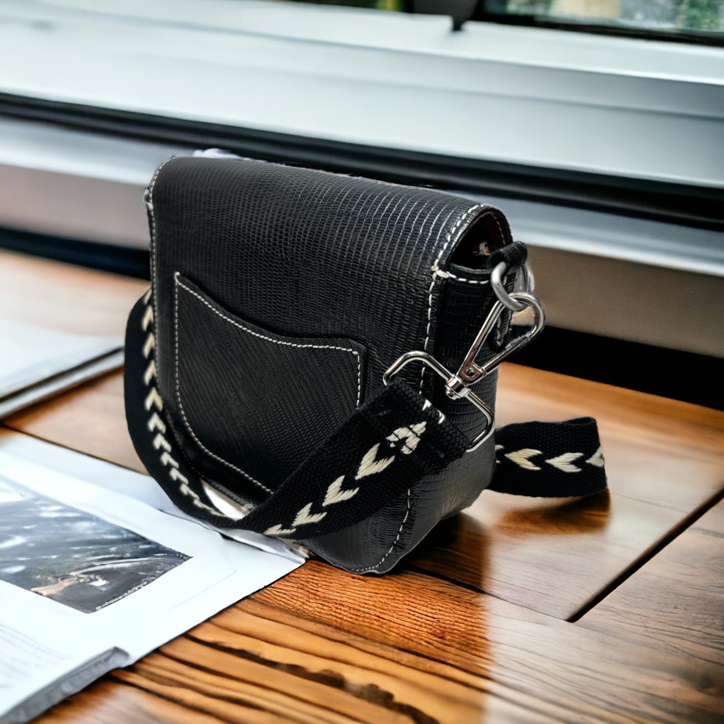 Bandolera cuero grabado